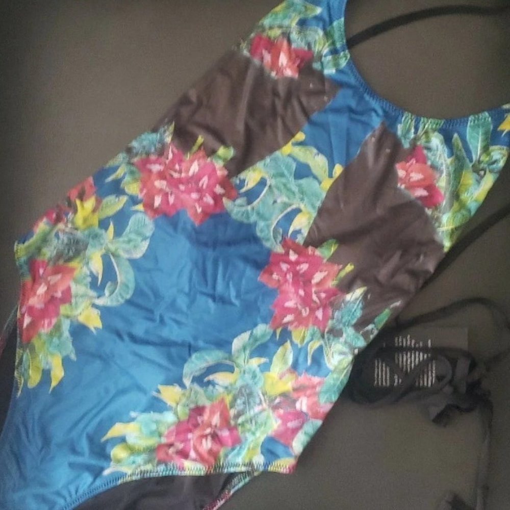 - NWT Chaser One Piece Swimsuit black panther floral lace up size Medium